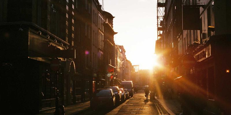 植发手术成功的关键：如何选择专业的Hair Restoration医院与医生
